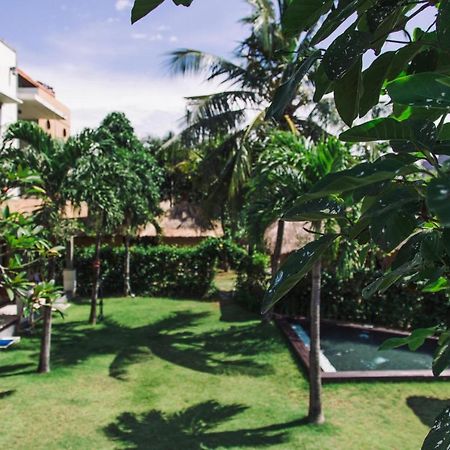 Riviera House Hotel Canggu Buitenkant foto