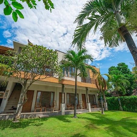 Riviera House Hotel Canggu Buitenkant foto