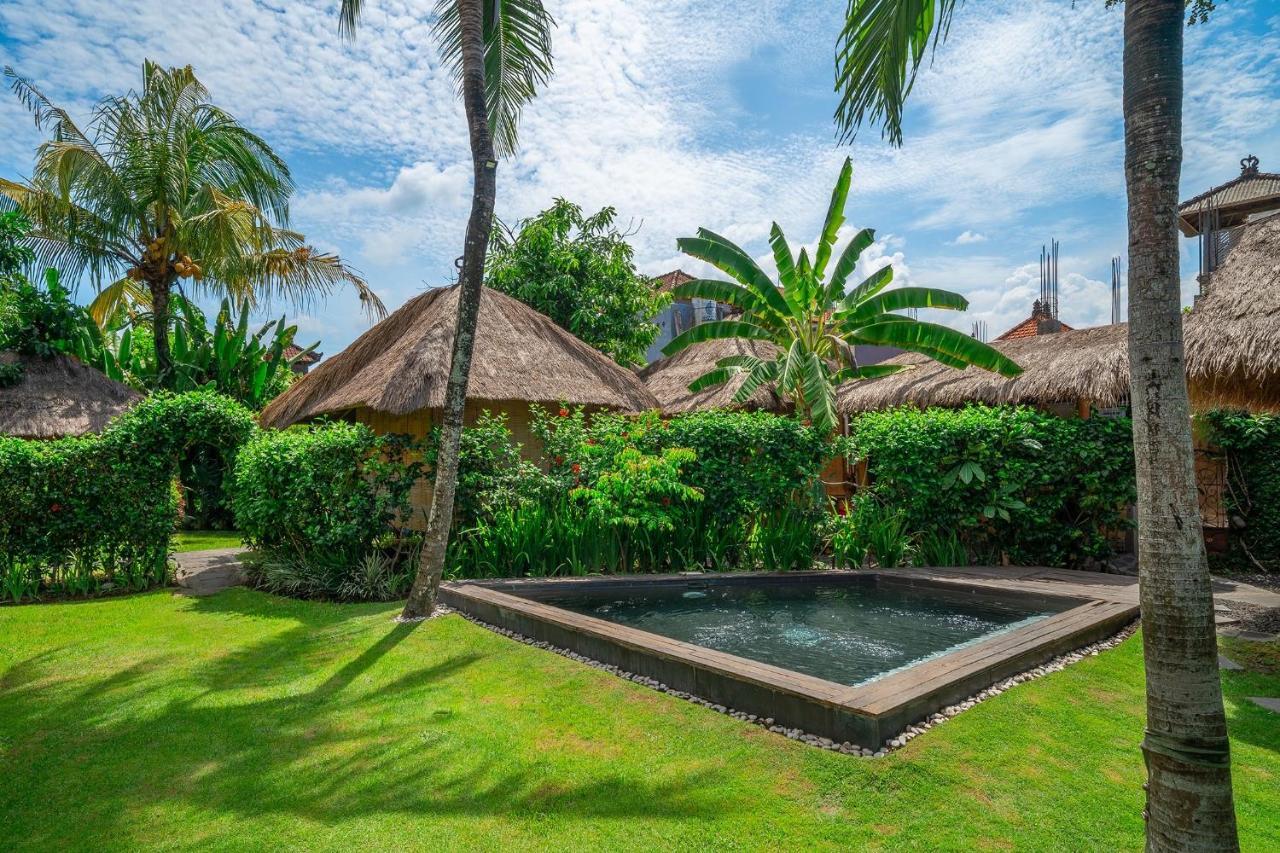 Riviera House Hotel Canggu Buitenkant foto