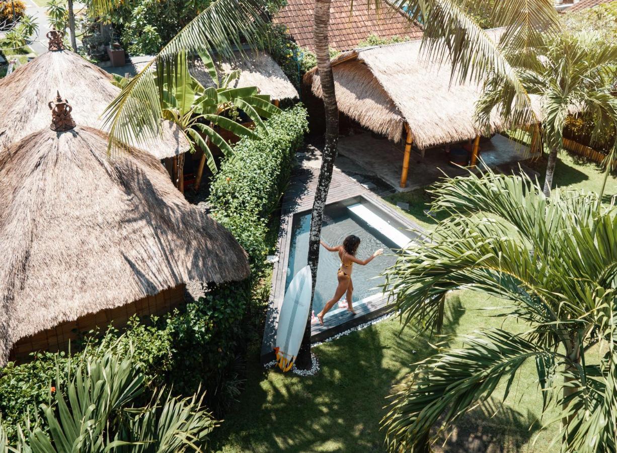 Riviera House Hotel Canggu Buitenkant foto